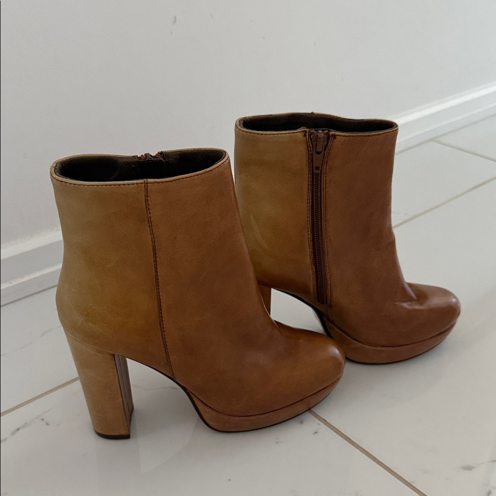 Steve Madden Tan Heeled Boots